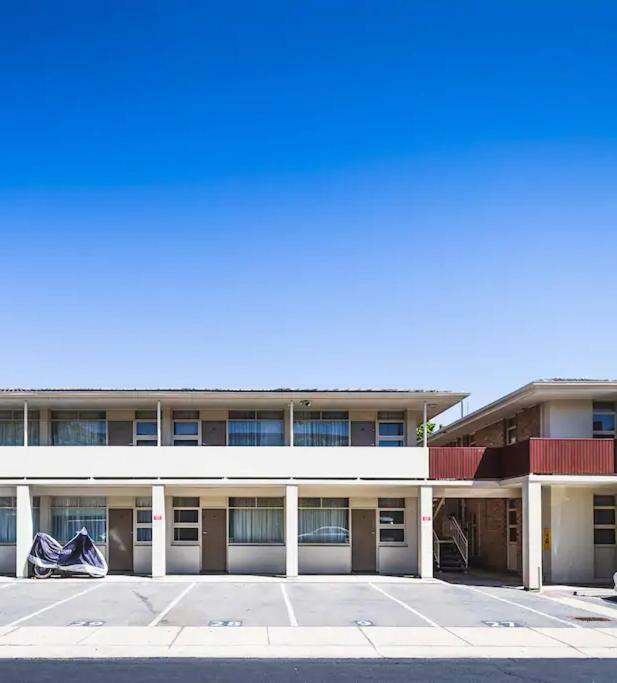 Glenelg Beach Gateway Studio Apartment エクステリア 写真